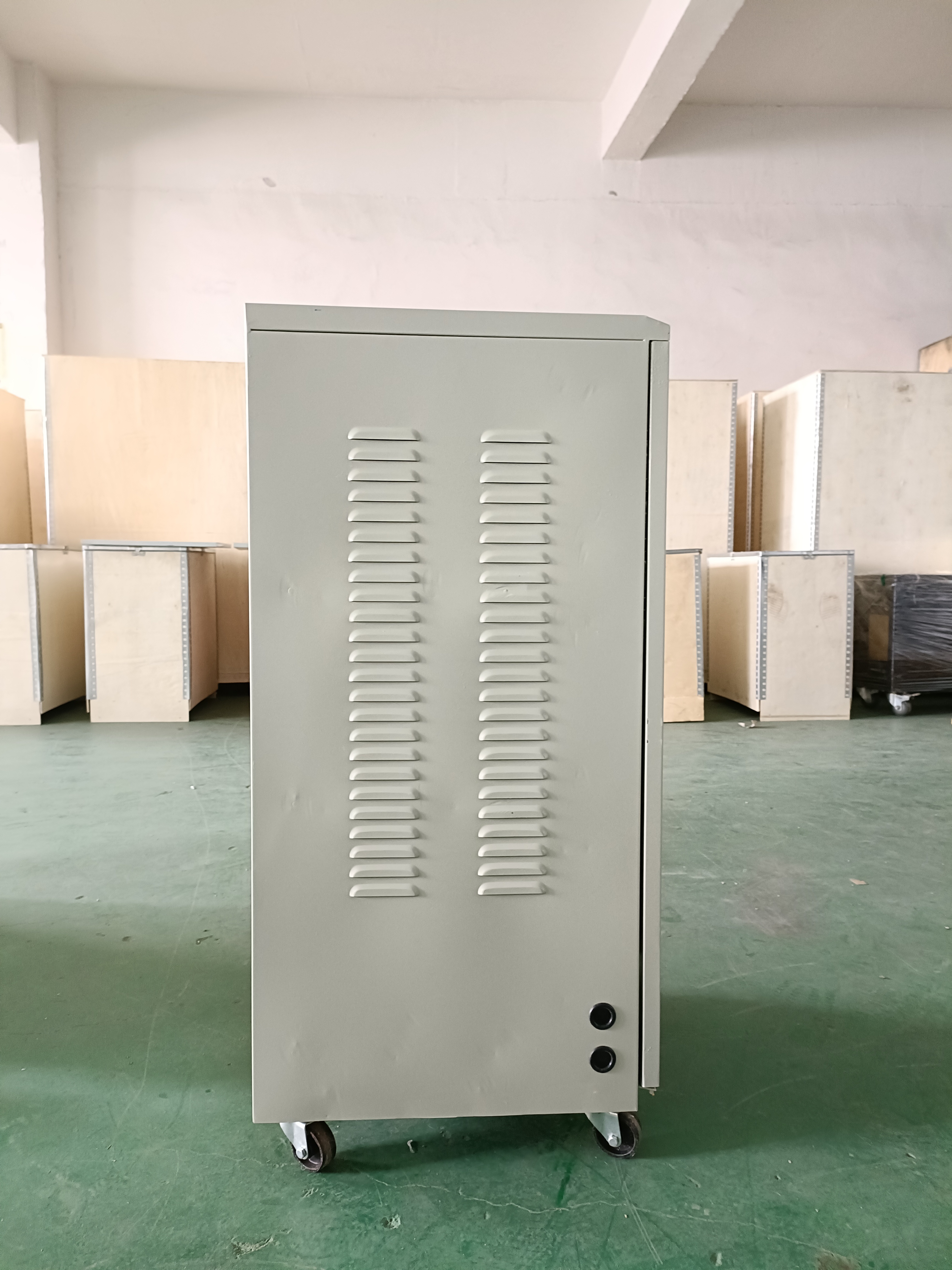 三相30kva穩(wěn)壓器